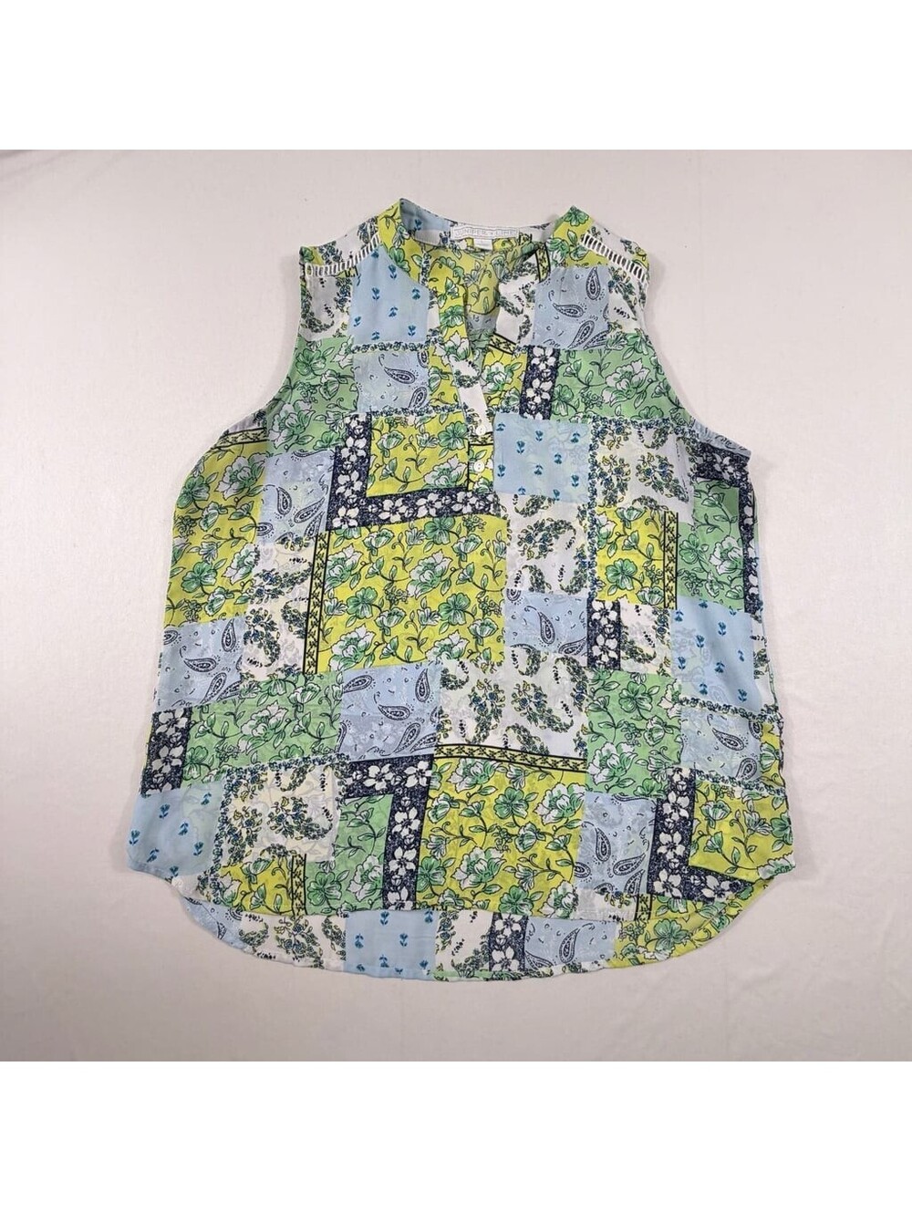 Juniper + Lime Women's Sleeveless Patchwork Floral Print Split V-Neck Tank Top S